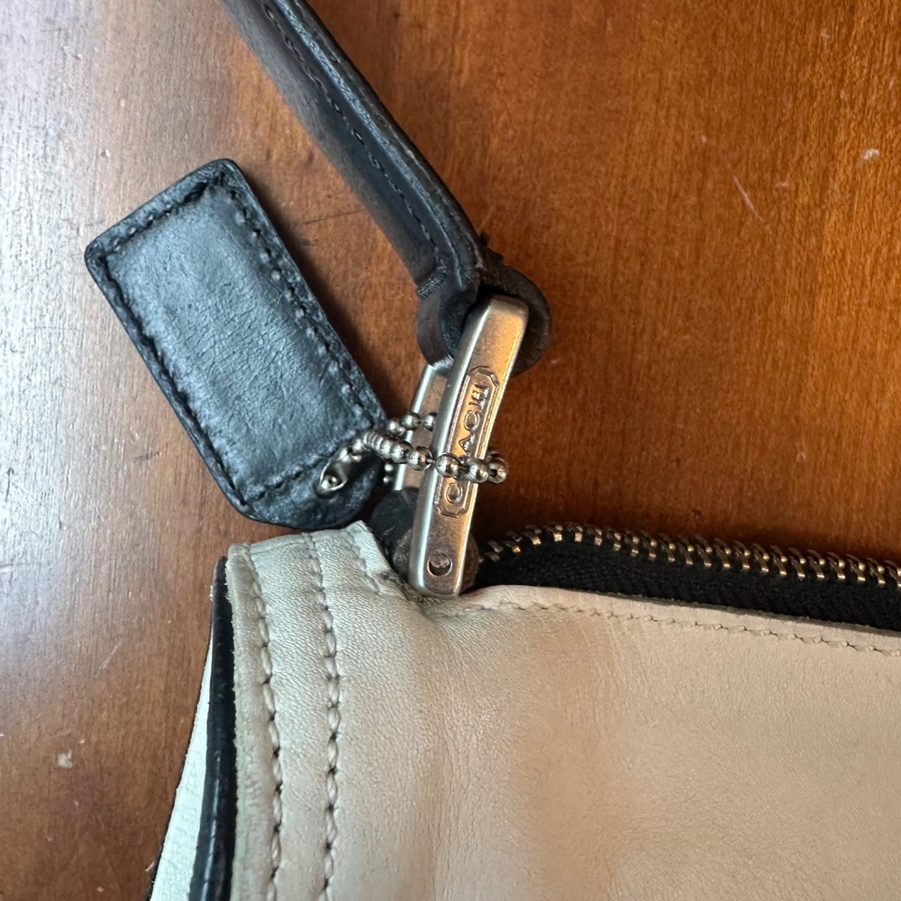 Coach VINTAGE Style #6143, WHITE with black trim and handle. - Picture 8 of 16